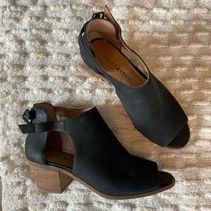 Lucky Brand booties size 9